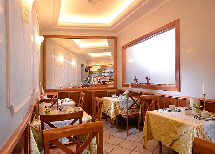 Ξενοδοχείο Golden 2*