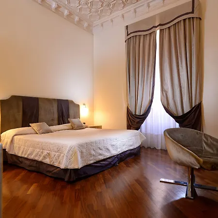 Golden Hotel 2*