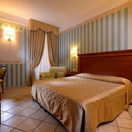 Golden Otel 2*